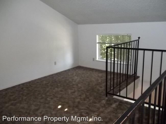 Building Photo - 6088 N Fresno St