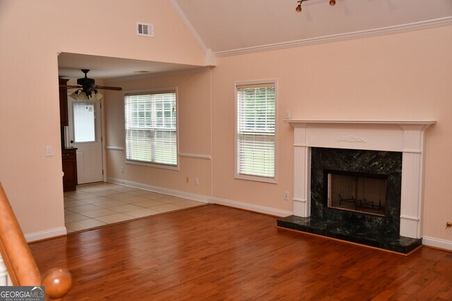 Building Photo - 4235 Old Wood Dr SW