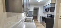 Building Photo - 3030-3032 Creekview Circle