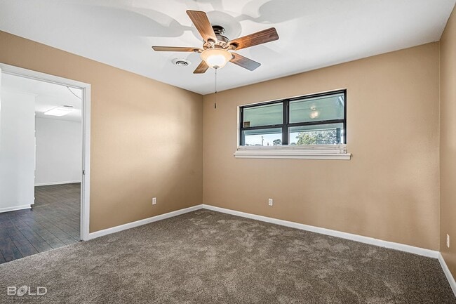 Building Photo - 1213 Jane Ln