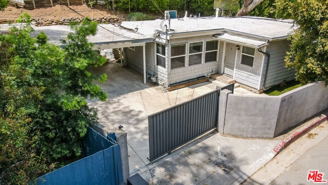 Building Photo - 2147 N Beverly Glen Blvd