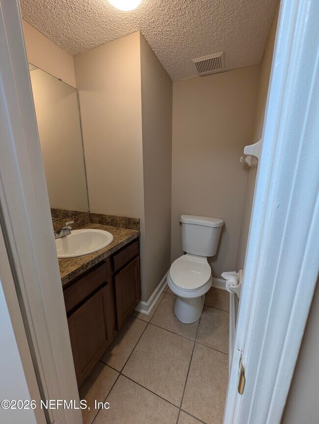 Building Photo - 8175 Dunbarton Ct