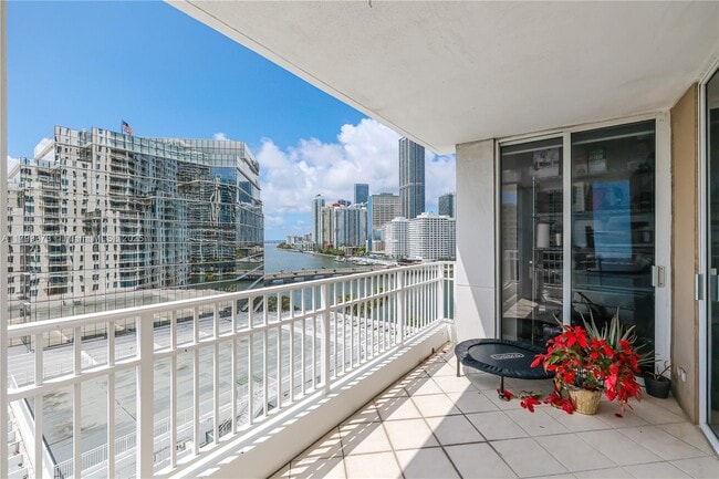 Building Photo - 701 Brickell Key Blvd