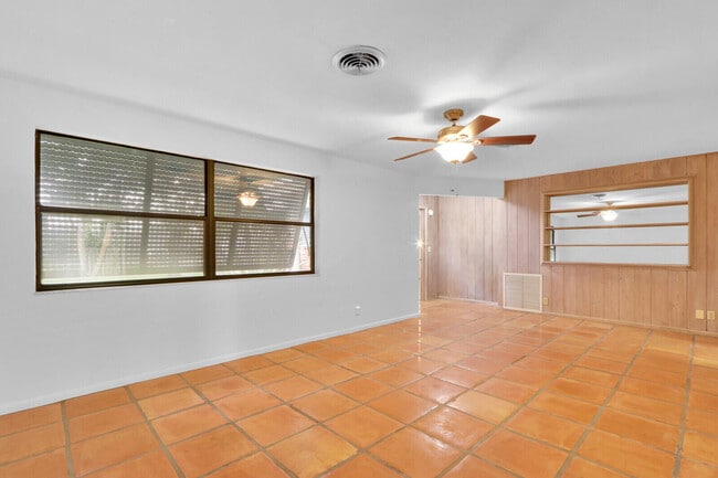 Building Photo - 705 Osprey Way