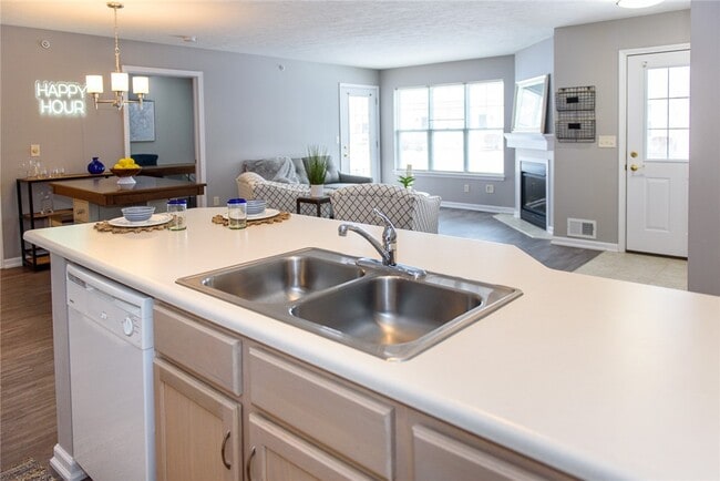Building Photo - 1408 Hill Park Ct