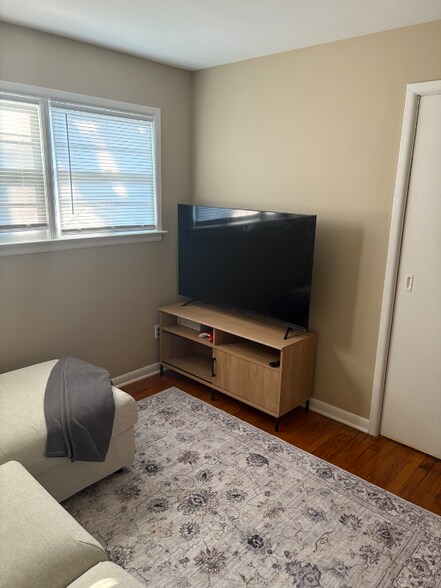 Building Photo - 3126 Gratiot Ave