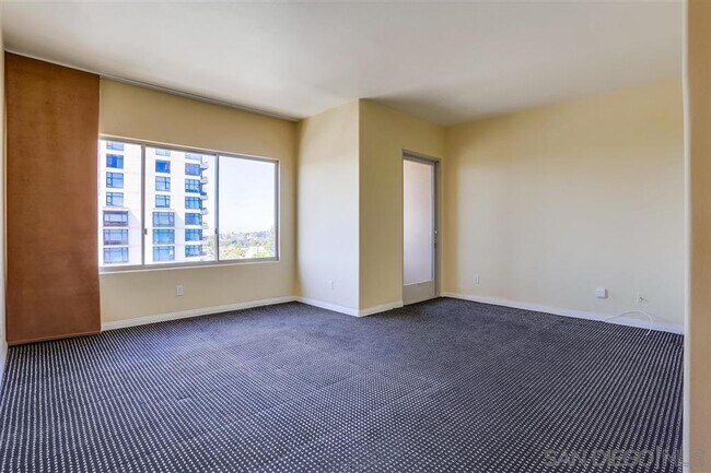 Building Photo - 3060 Sixth Ave