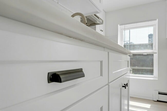 Building Photo - 65 St Pauls Ave