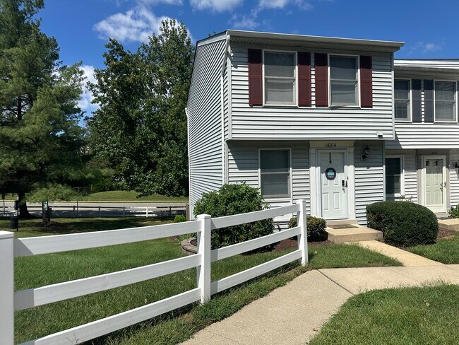 Building Photo - 1684 Thenia Pl