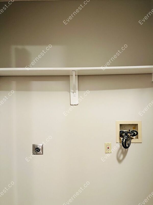 Building Photo - 7091 Hampton Dr