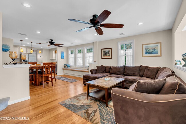 Building Photo - 1003 C St