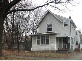Building Photo - 811 N Pine St