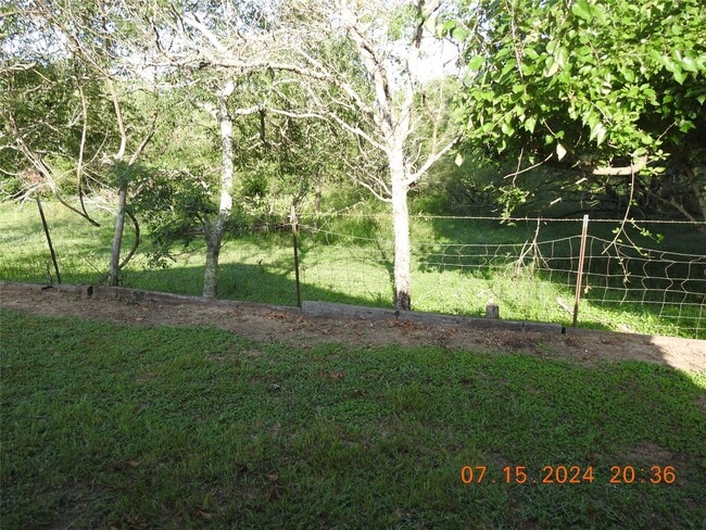 Building Photo - 34819 Lake Point