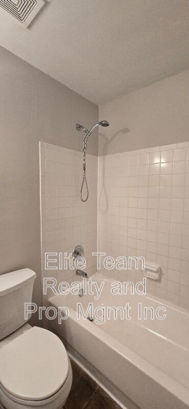 Building Photo - 14109 Southbridge Forest Dr