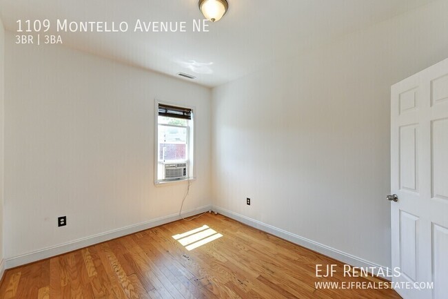 Building Photo - H Street Corridor Expansive Entertaining 3...