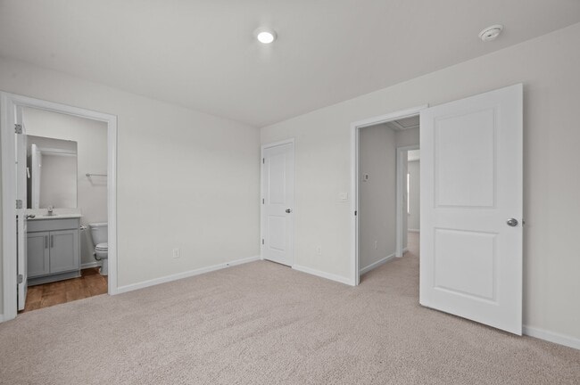 Building Photo - 4109 Laurel Rdg Dr