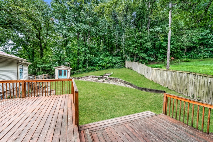 Building Photo - 2604 Hickory Ln