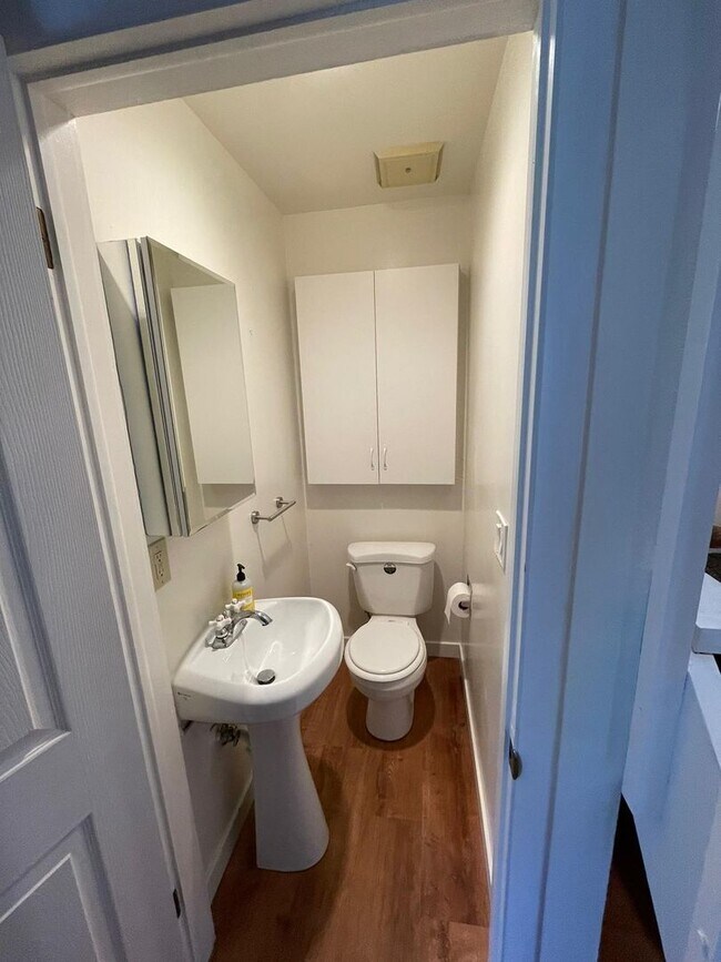 Building Photo - 2bd/1.5ba Laminate flooring in Niwot - Avail. NOW / Rent Reduced