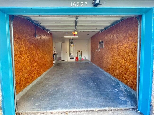 Building Photo - 16927 Whitebrush Loop