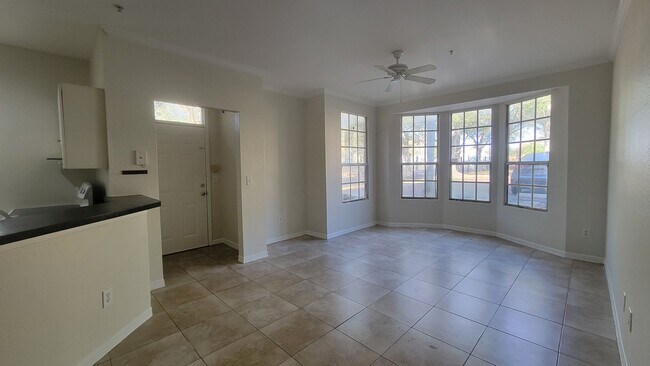 Building Photo - 2/2 First Floor Condo in Azur at Metrowest