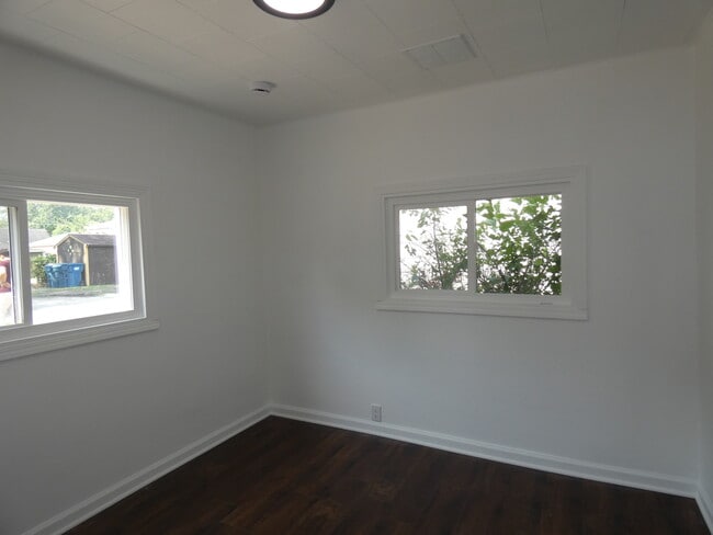 Building Photo - 349 S Curtis Ave