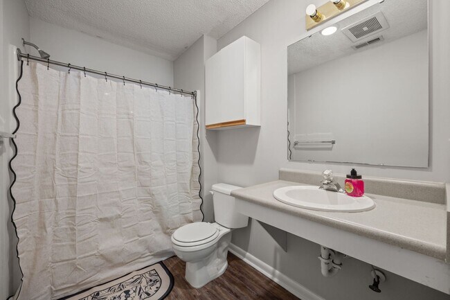 Building Photo - FULLY FURNISHED EXCLUSIVE SHORT AND MIDTERM RENTAL ONLY!