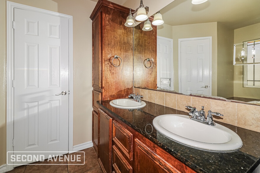 Building Photo - 6701 Newman Dr