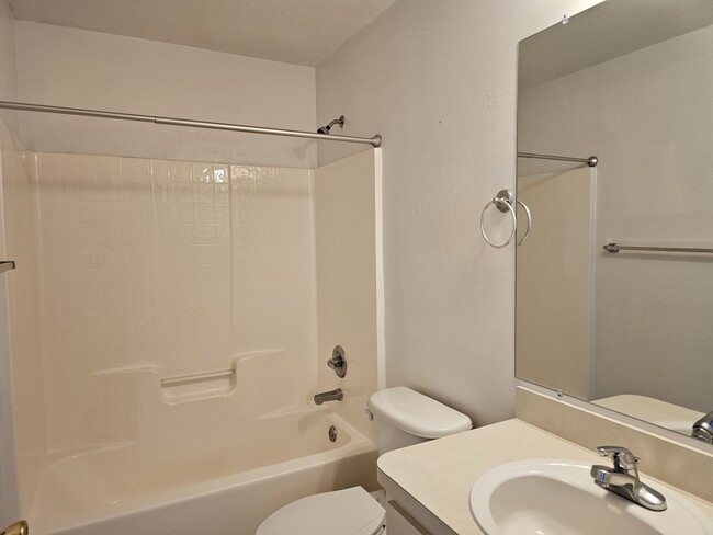 Building Photo - 15040 SE 94th Ct