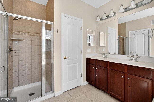 Building Photo - 42563 Highgate Terrace