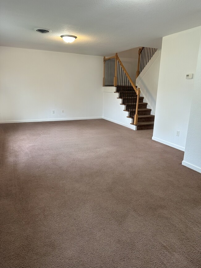 Building Photo - 1005 N Lincoln St