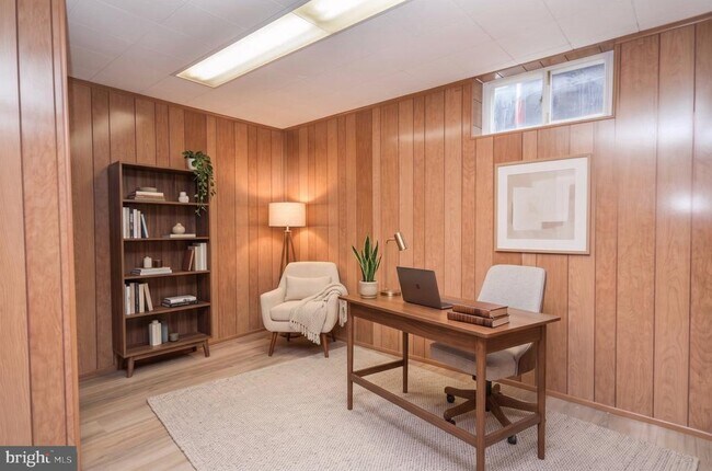 Building Photo - 4426 Hallet St