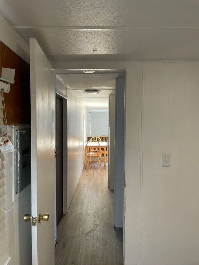Building Photo - 3 bed/2 bath Trailer - COMING SOON!