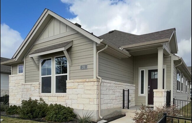 Primary Photo - 201 Pinnacle Ln