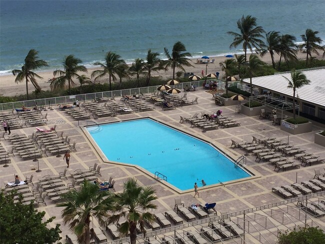 Building Photo - 1985 S Ocean Dr