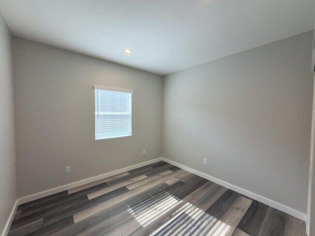 Building Photo - 4965 Imperial Ave