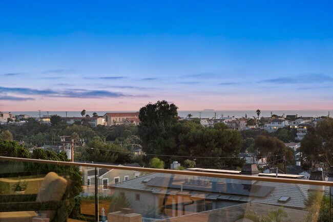 Building Photo - Recently Built, Fully Furnished, Custom Home w/ Amazing Indoor/Outdoor Living Space, Perched Abov...