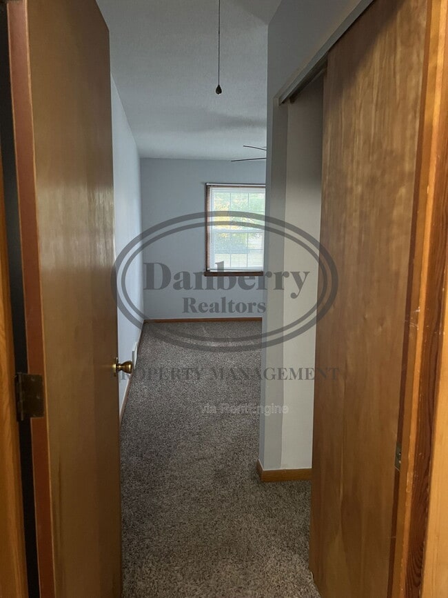 Building Photo - 4126 Newcastle Dr