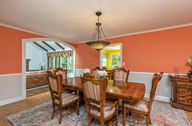 Building Photo - 451 River Rd