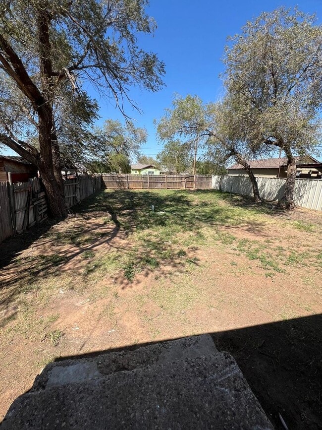 Building Photo - $0 First Month's Rent / $0 Deposit at Move-in