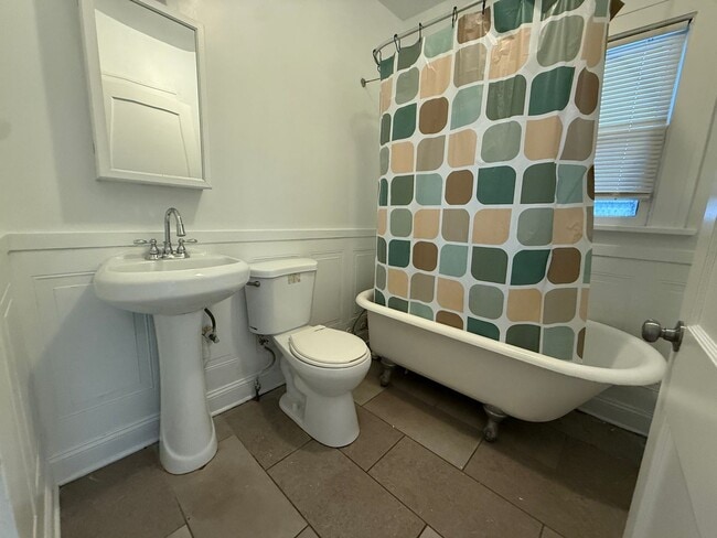 Building Photo - 3241 Kildare Rd