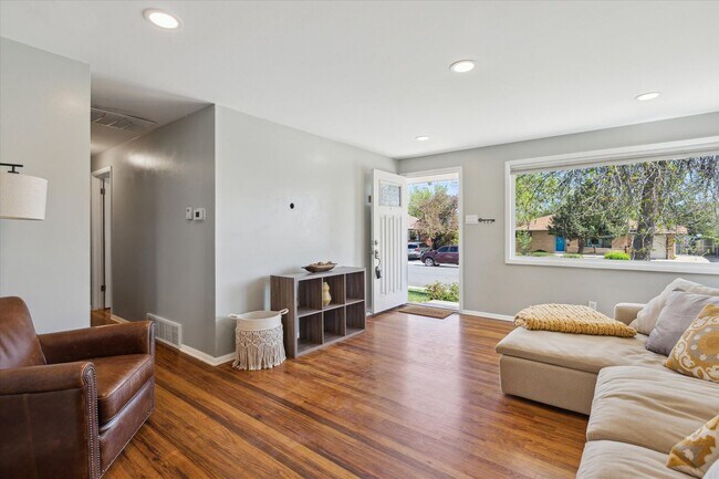 Building Photo - Move-In Ready Ranch with Modern Upgrades a...