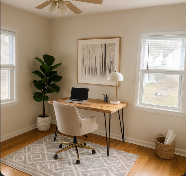 Building Photo - 940 East Lake Dr