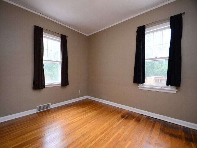 Building Photo - 509 S 50th Ave