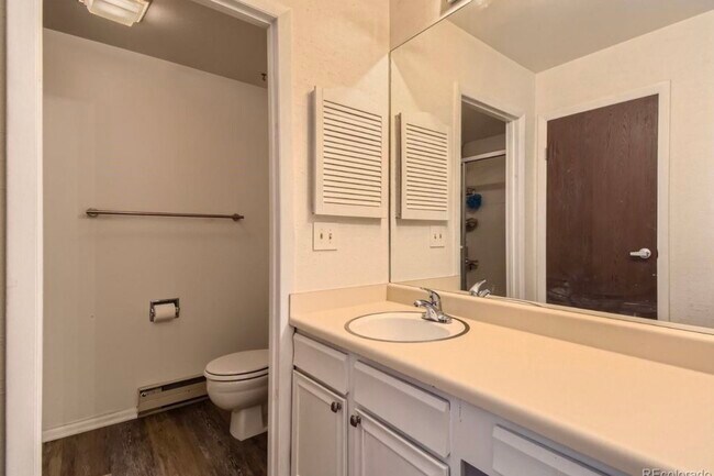 Bath with shower - 2477 S Victor St