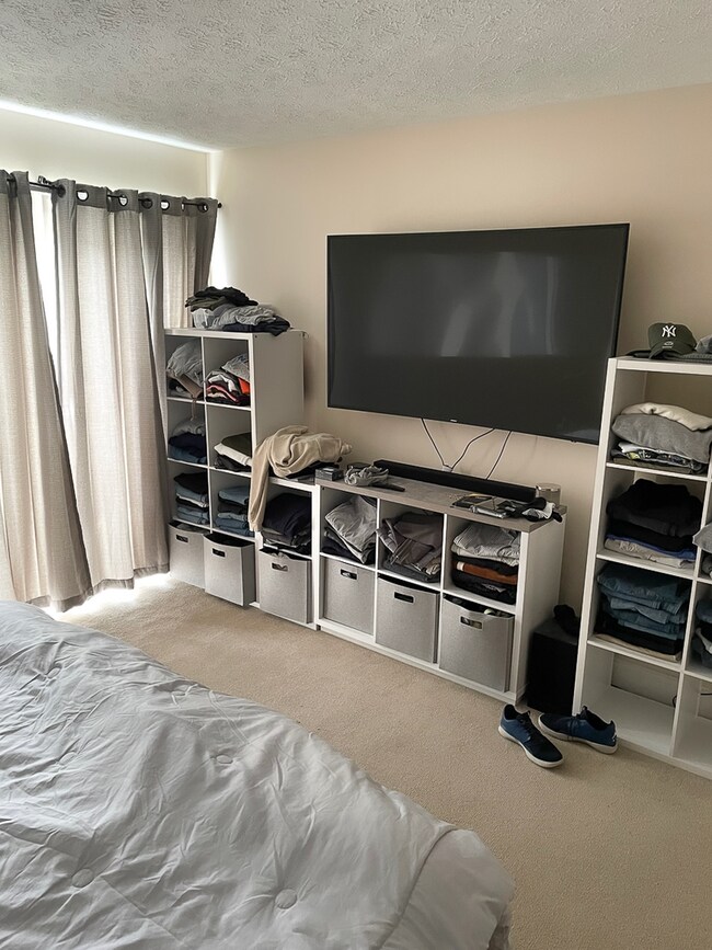 Building Photo - Available for the 2026-2027 lease term.