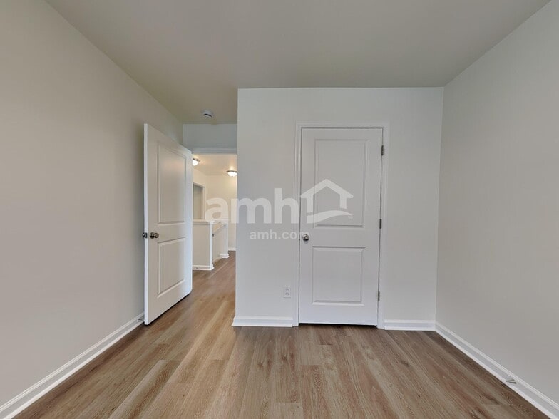 Building Photo - 202 Bellflower Cir