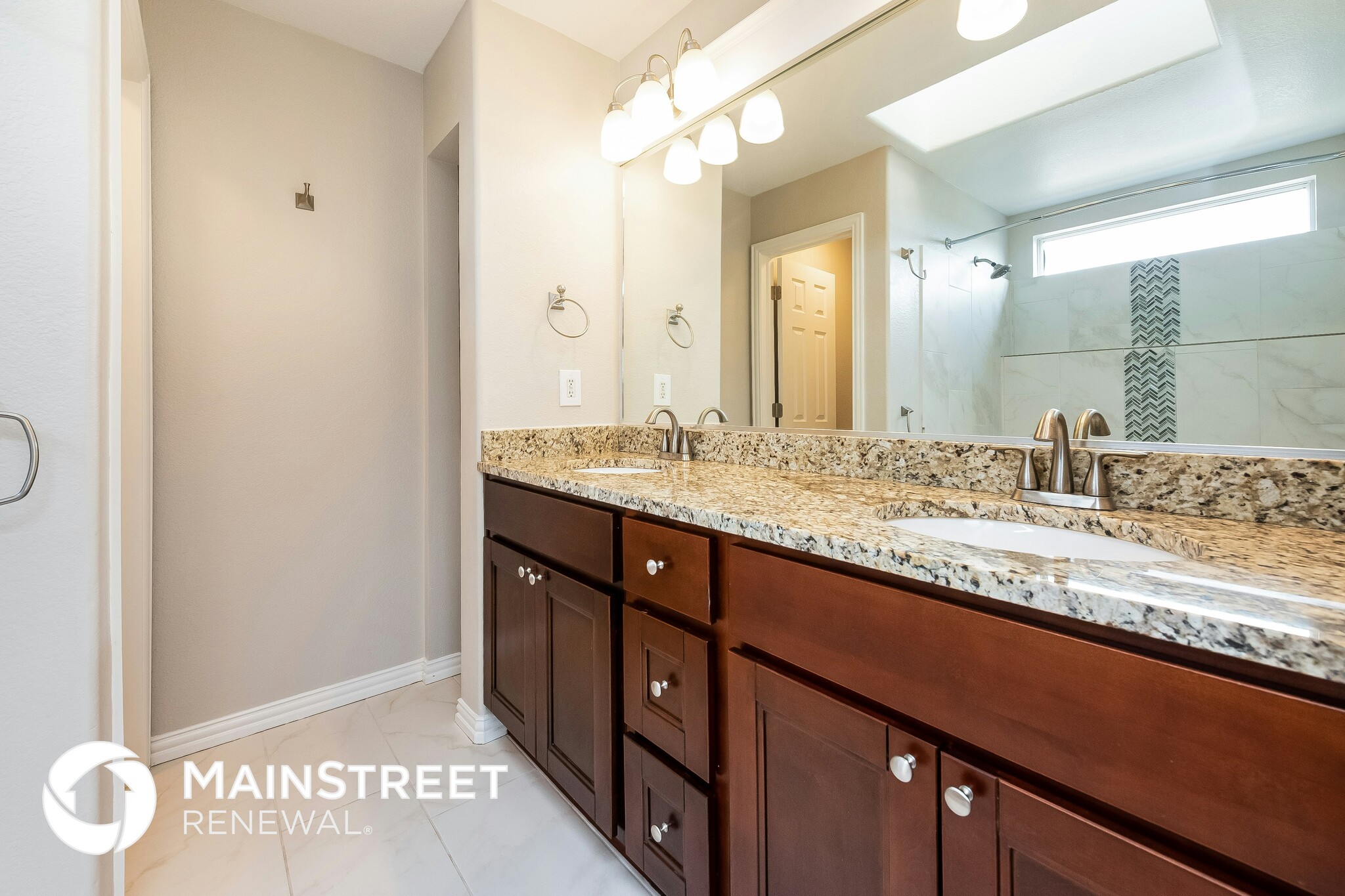 Building Photo - 18557 E Hamilton Dr