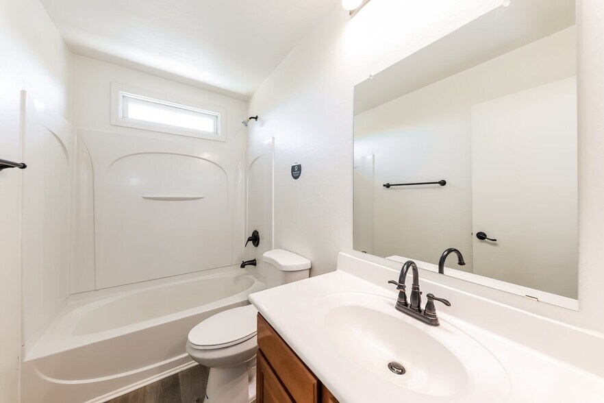 Building Photo - 16041 N 171st Dr