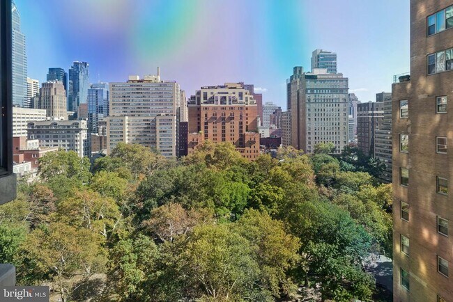 Building Photo - 202 W Rittenhouse Square