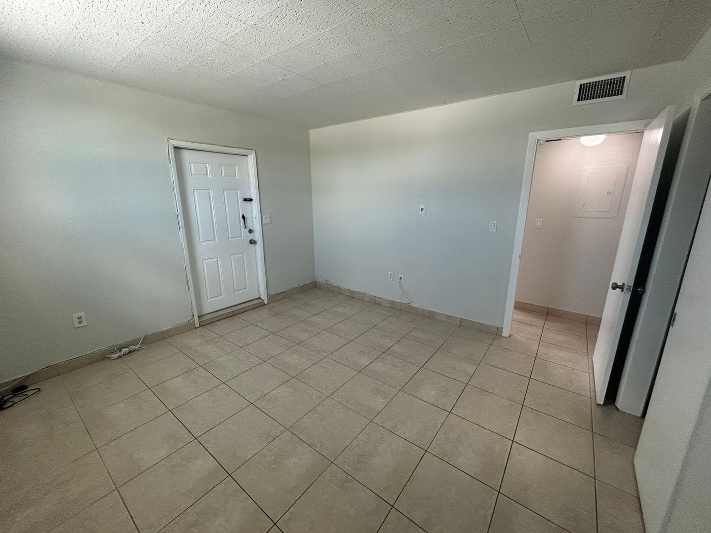 Building Photo - 2036 NE 18th St